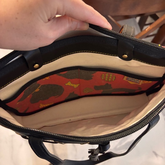 🐾Dooney & Bourke🐾 Scottie Dog Red Purse - Picture 3 of 8